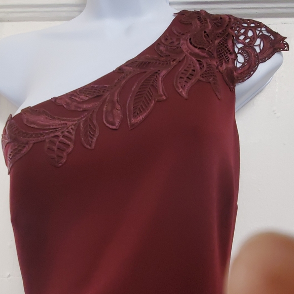 Cold shoulder, mid length dress - Picture 2 of 8